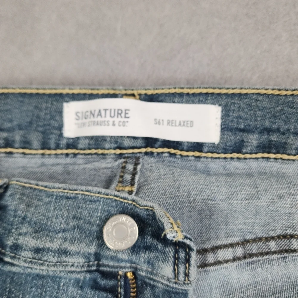 Men’s Levi’s Signature S61 Relaxed Fit Jeans - 30x29.5 Light Fade - Picture 6 of 12